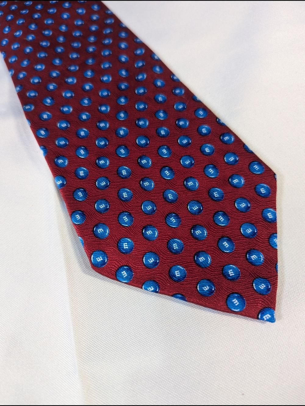 M&M's World Las Vegas Novelty Necktie Burgundy Red Blue Candy Pattern